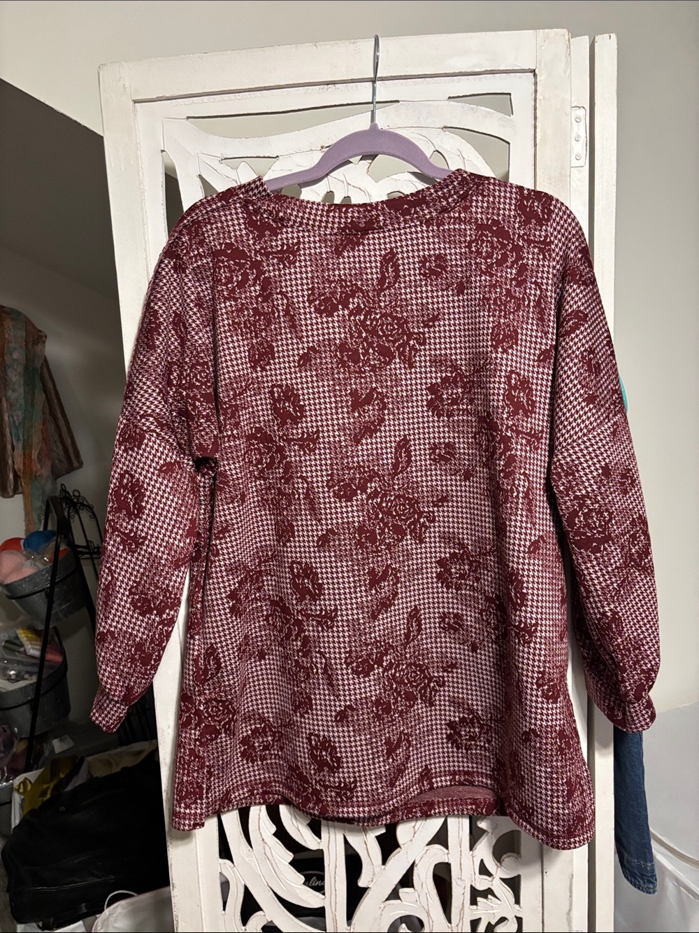 Women's Maroon Floral Houndstooth Long-Sleeve Top
